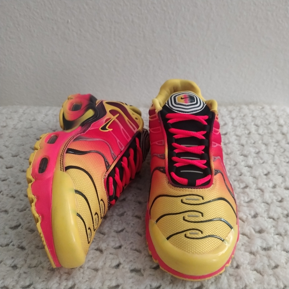 Nike Air Max Plus 'Chrome Yellow' size 6y